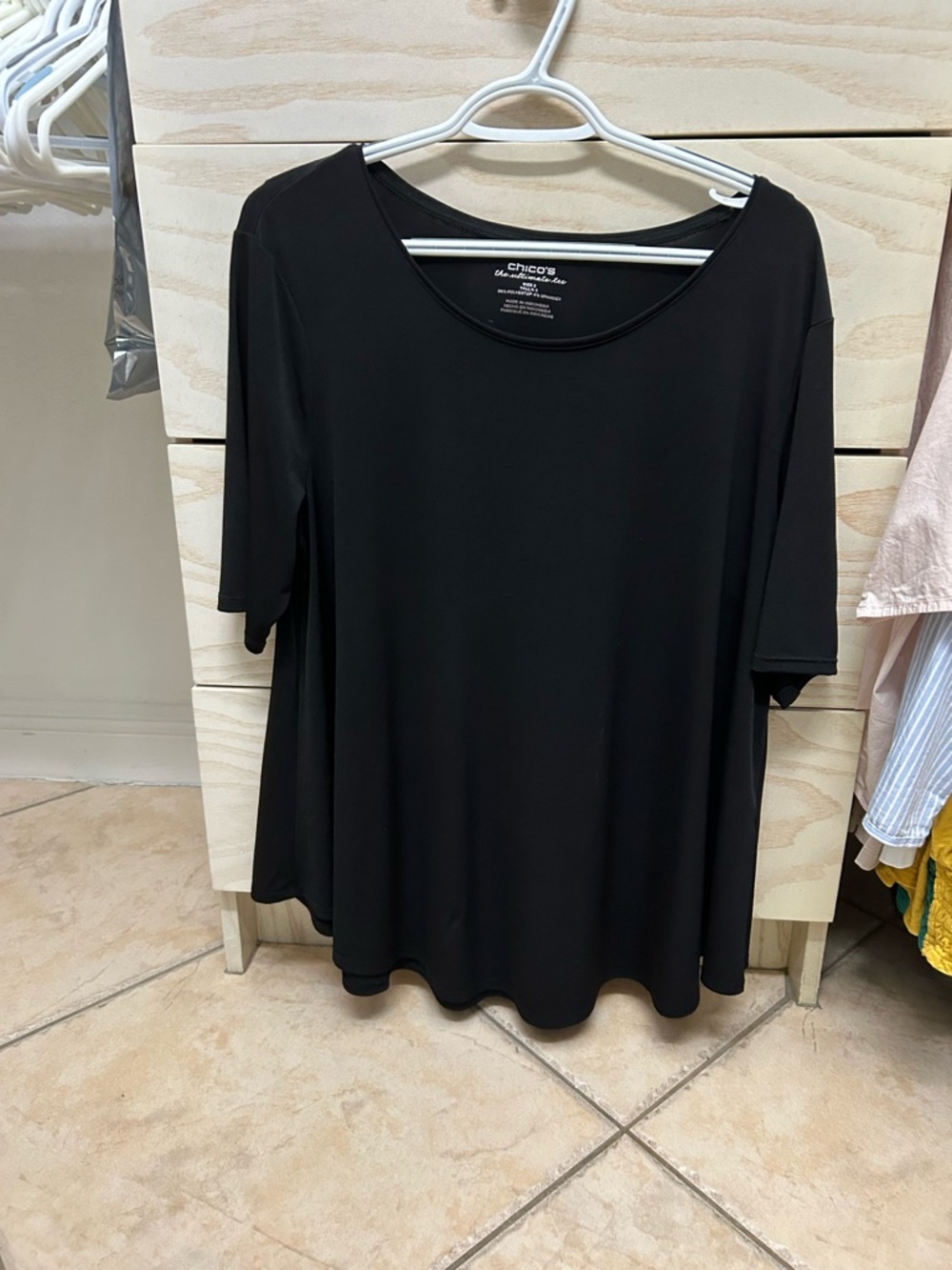 Chico's Black Short-Sleeve Scoop Neck Top - Relaxed Fit